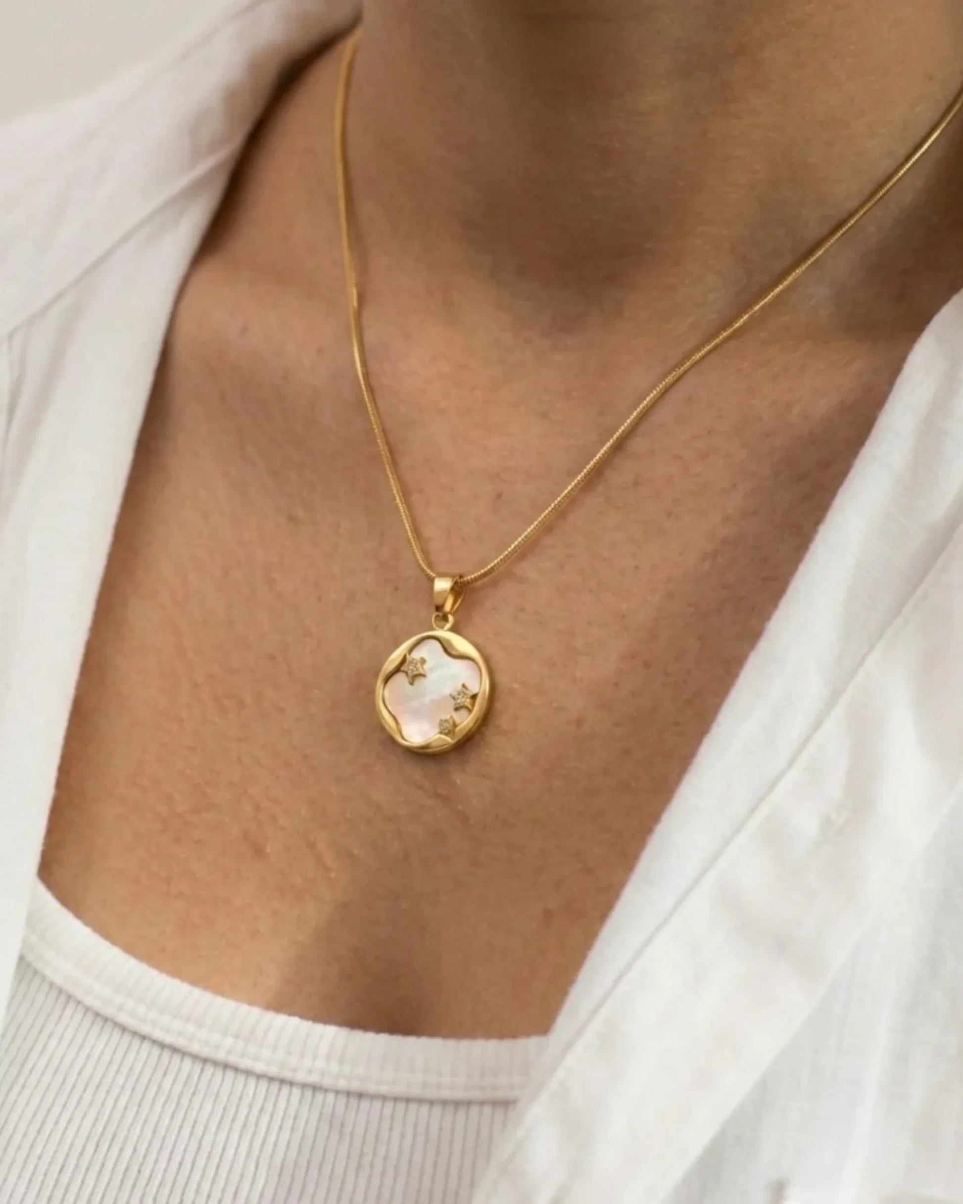 gold star circle necklace jewelry