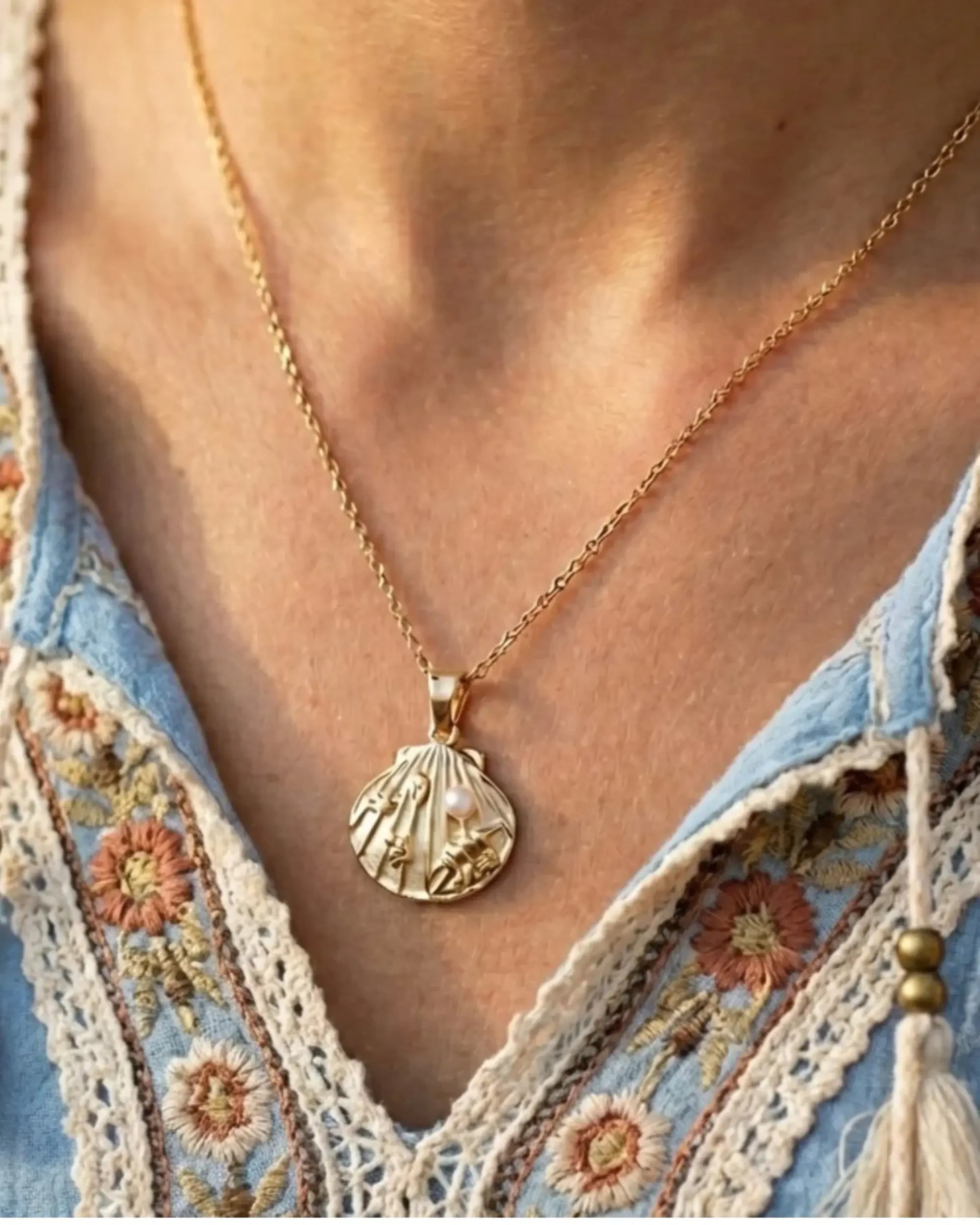 vintage sun coin pendant necklace